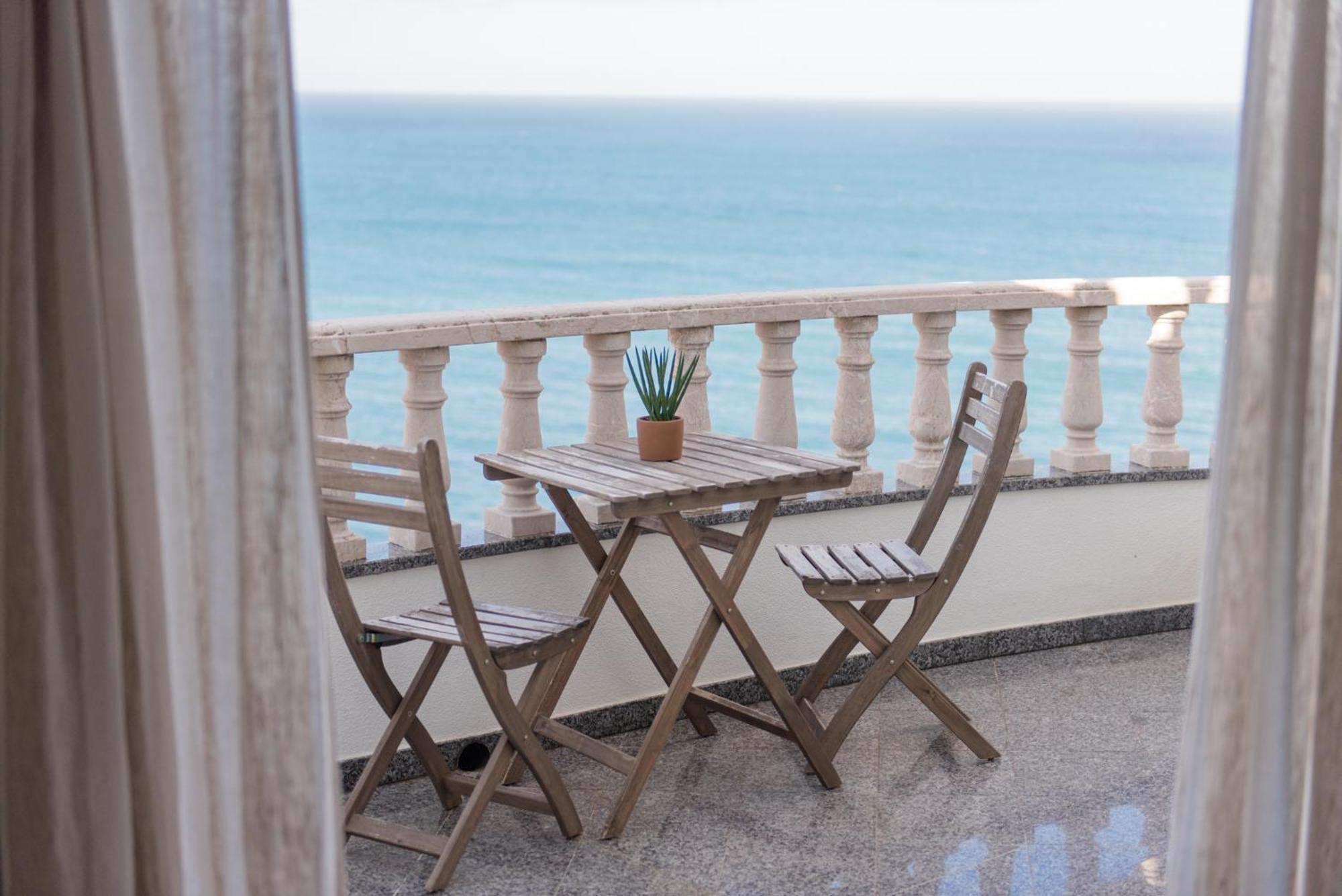 Laneez Ericeira Surf House Hostel Room photo