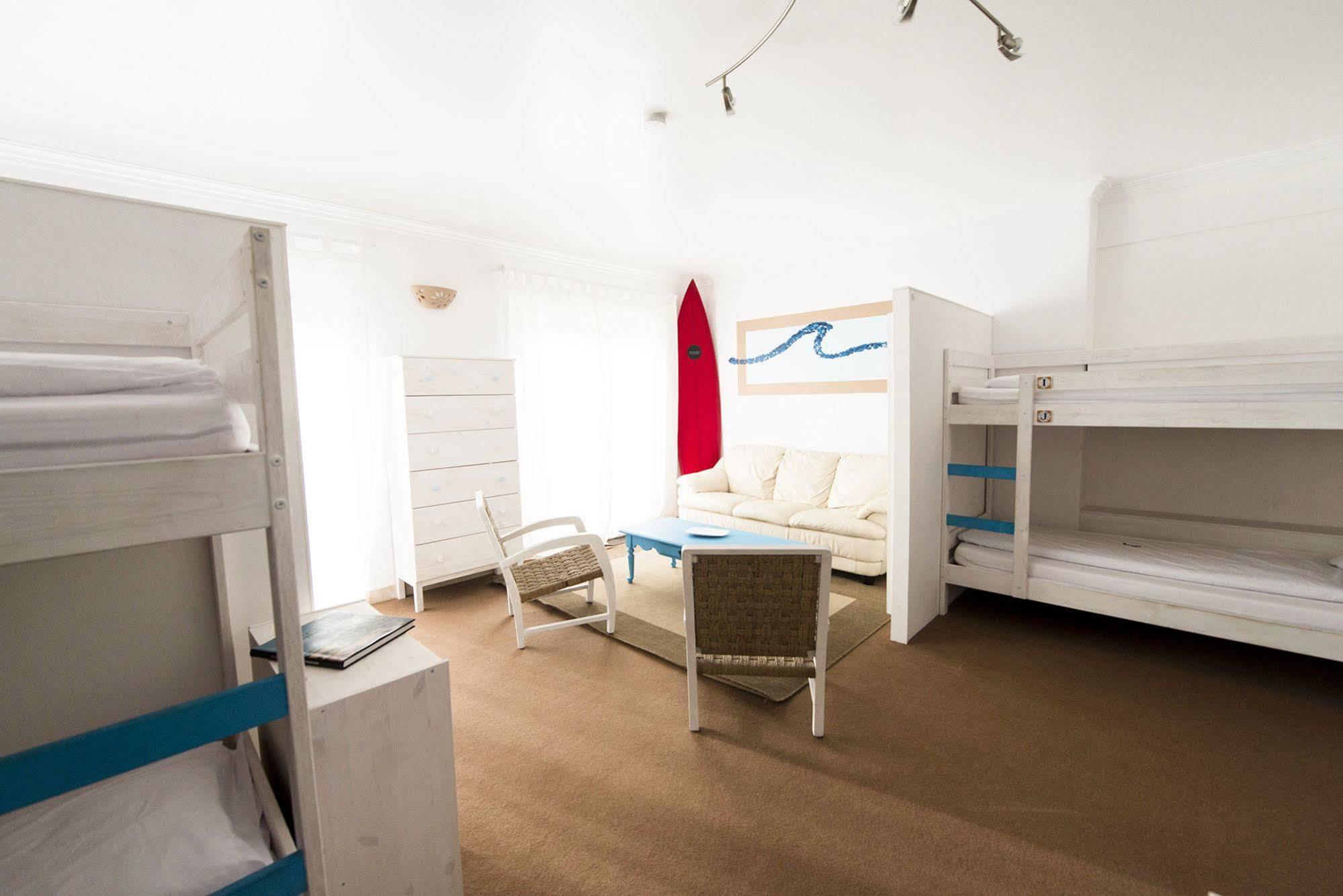 Laneez Ericeira Surf House Hostel Exterior photo
